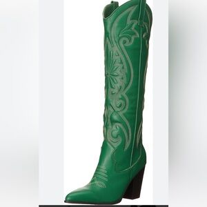 ****IN SEARCH OF THIS GREEN STEVE MADDEN LASSO BOOT IN 7.5 or 8****